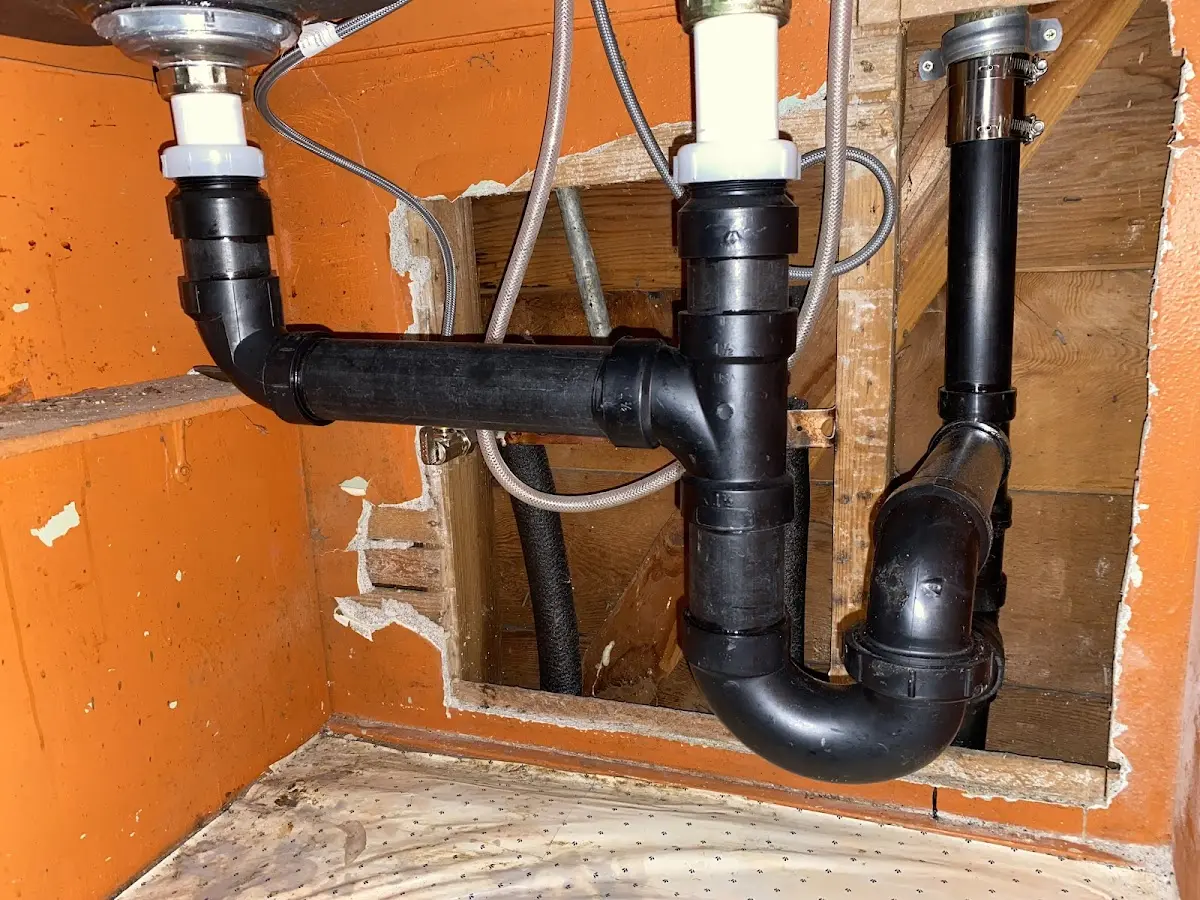 Professional Pipe Bursting equipment and tools on the job in Elma